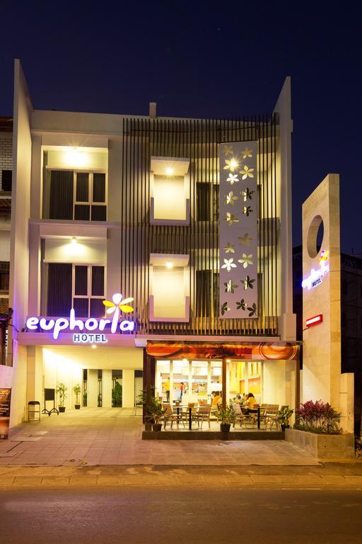 Euphoria Hotel Legian  Exterior photo