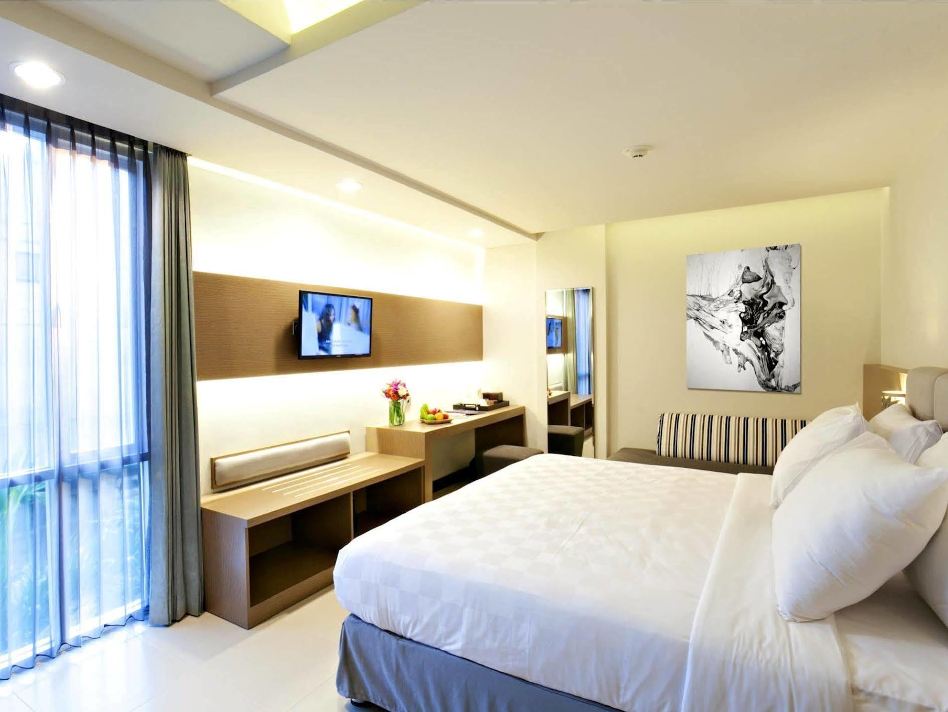 Euphoria Hotel Legian  Exterior photo