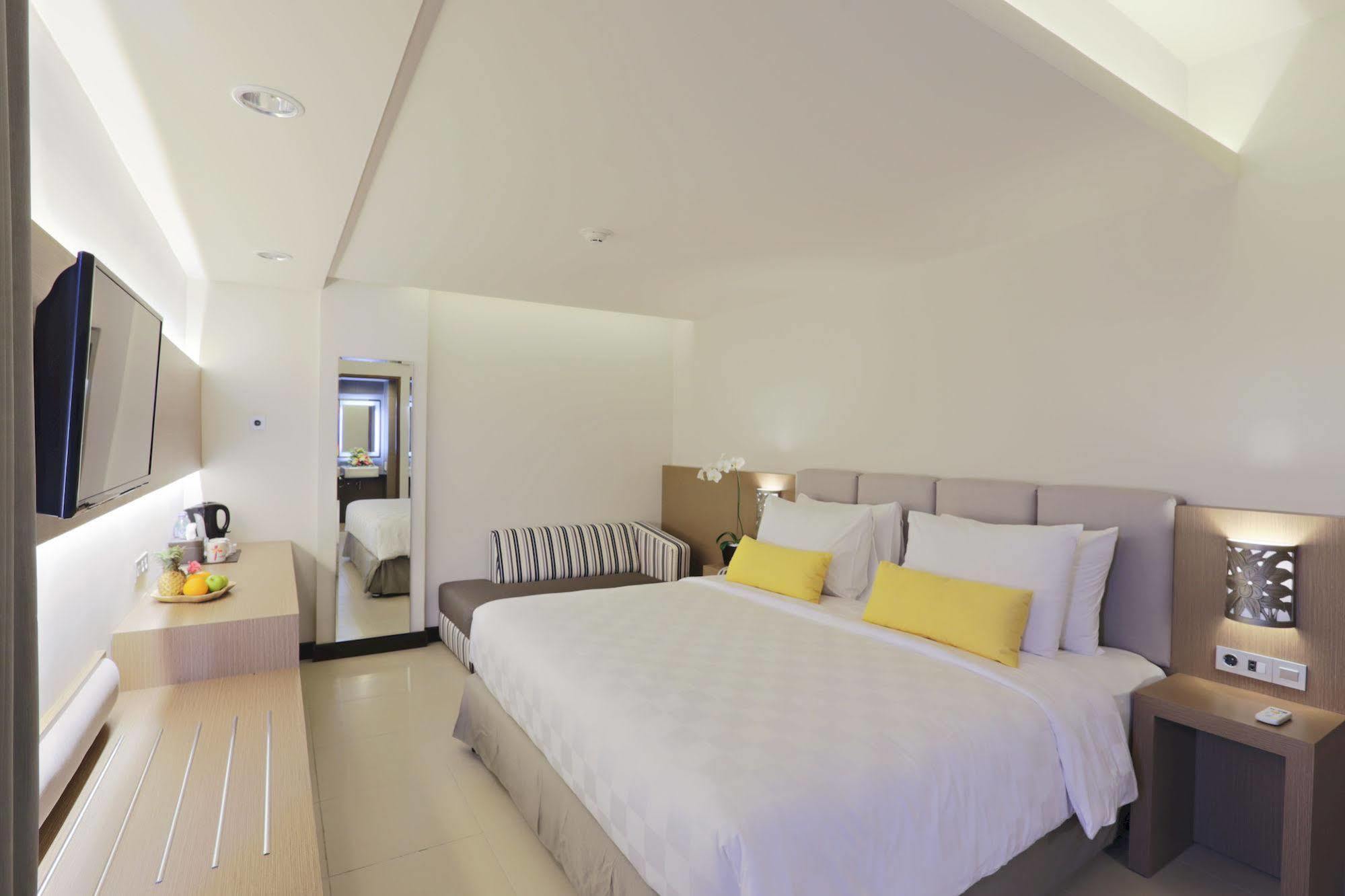 Euphoria Hotel Legian  Exterior photo