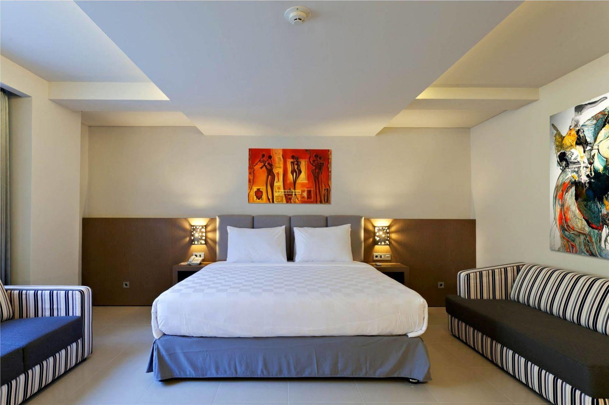 Euphoria Hotel Legian  Exterior photo